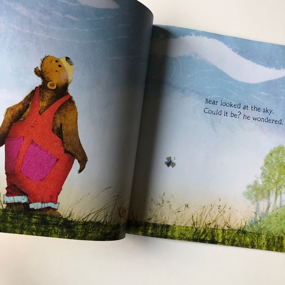 Kite Day: A Bear and Mole Story - Picture 4 of 9